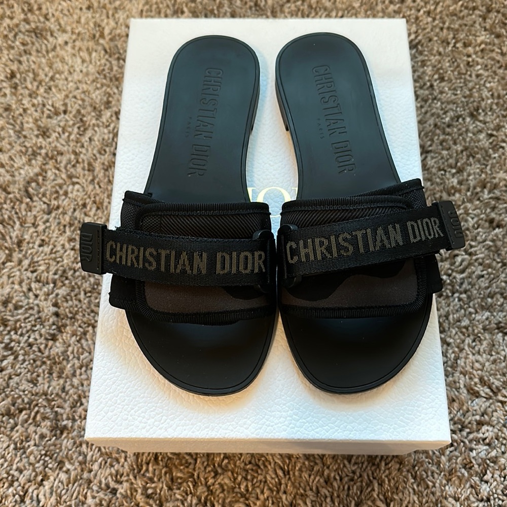 Dio(r)evolution Black Sandals